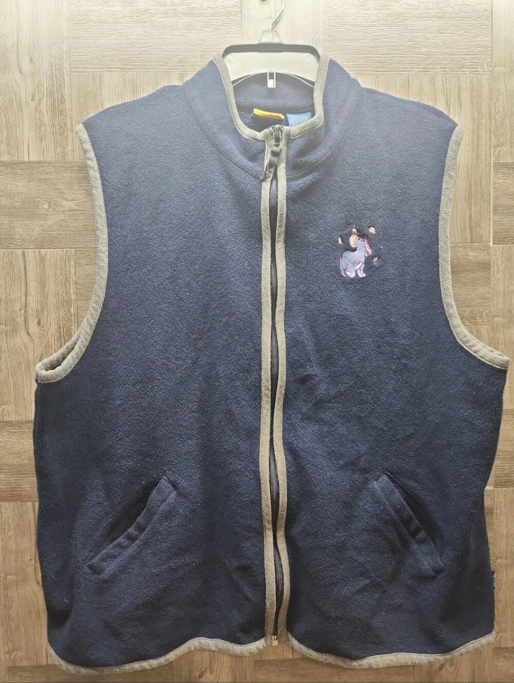 Disney Pooh Eeyore Women’s Navy Fleece Full Zip Vest Size 22W/24W 100 Acre Wood